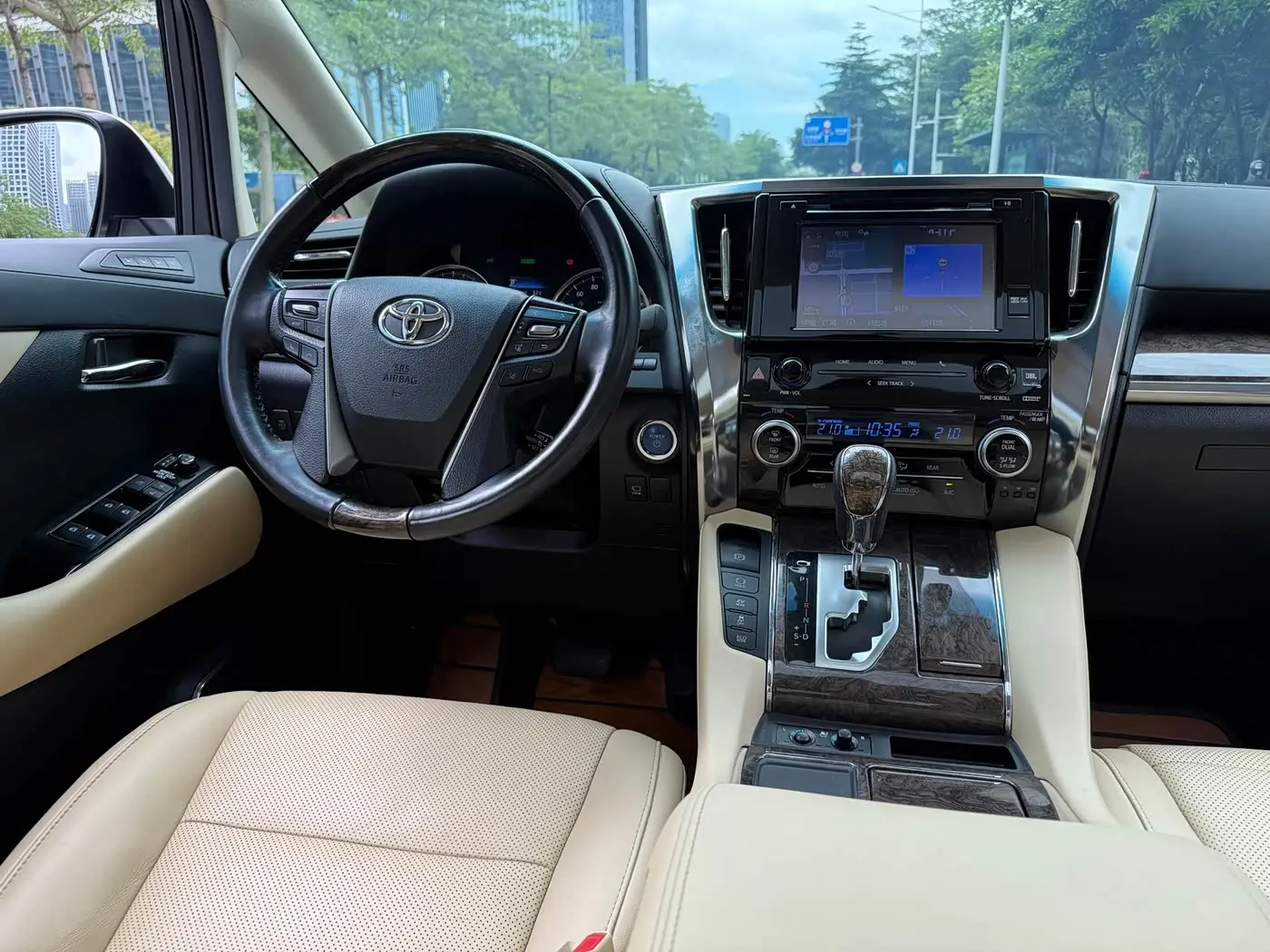 Toyota Alphard 2020 — Photo 7/20