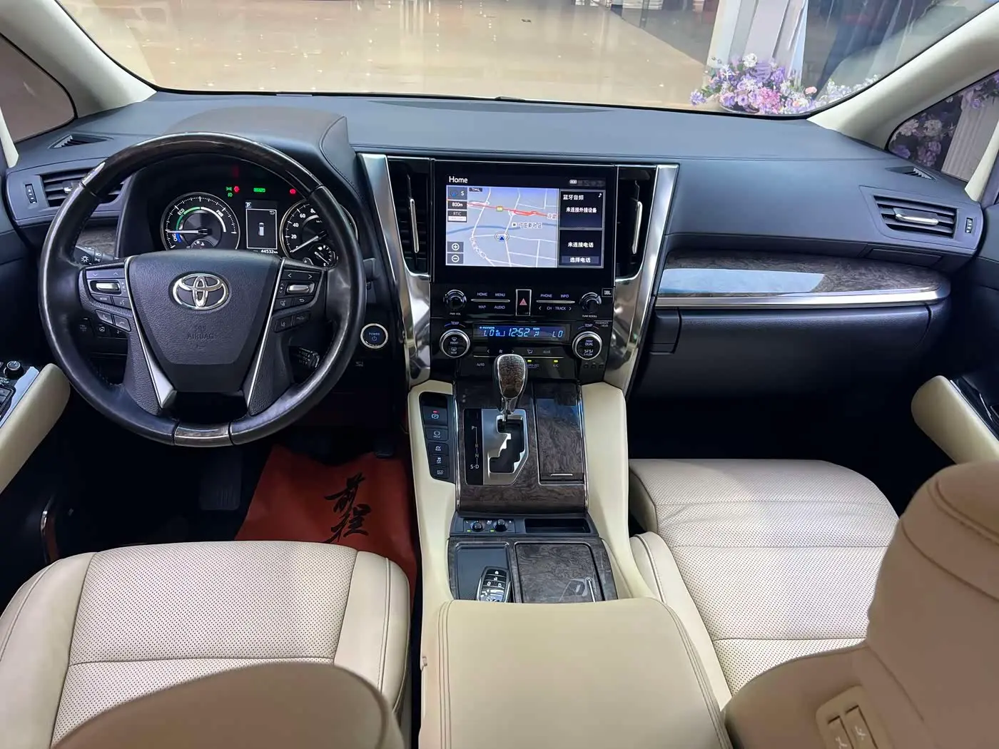 Toyota Alphard 2022 — Photo 4/20