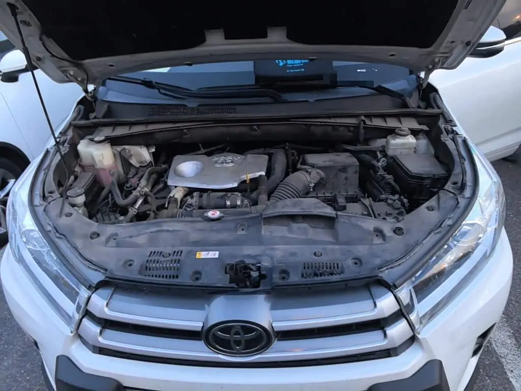 Toyota Highlander 2020 — Фото 11/20