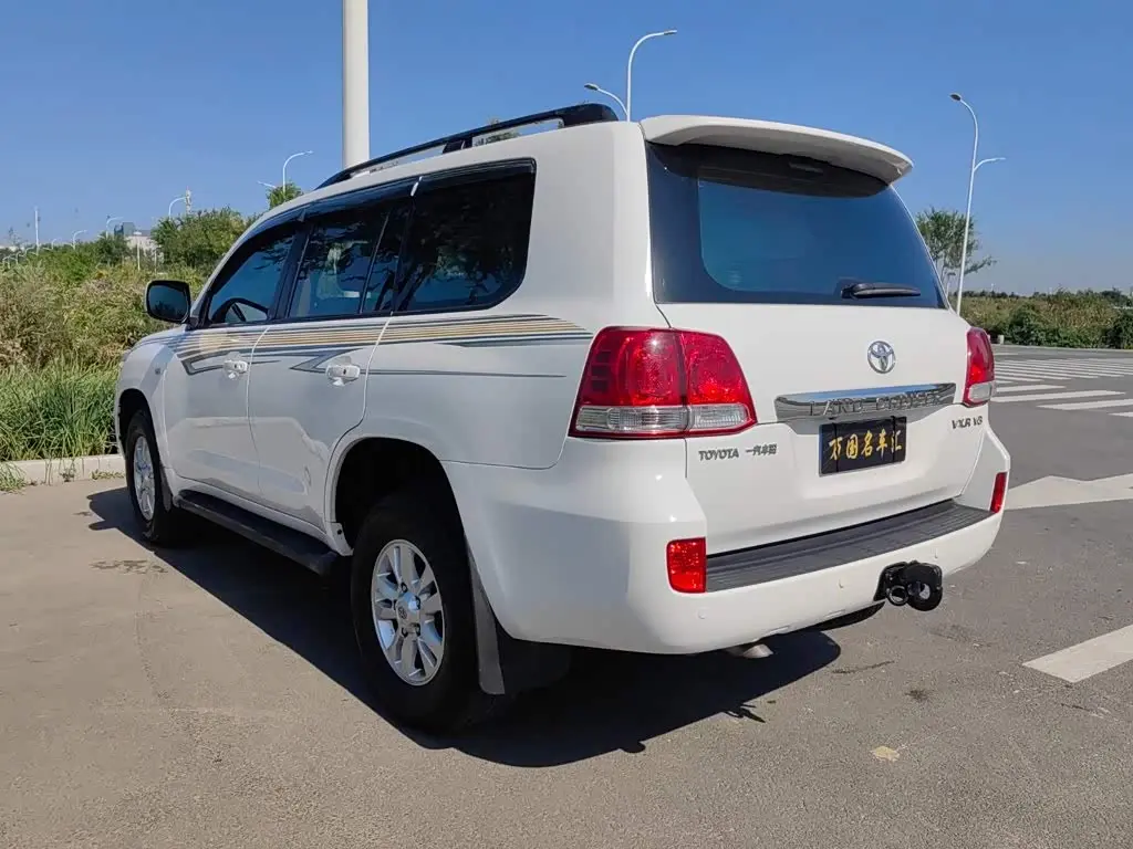 Toyota Land Cruiser 2011 — Şəkil 6/20