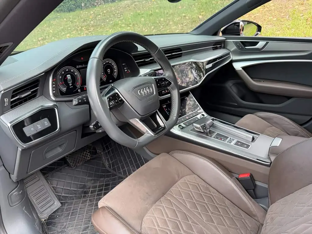 Audi A7L 2023 — Photo 7/14
