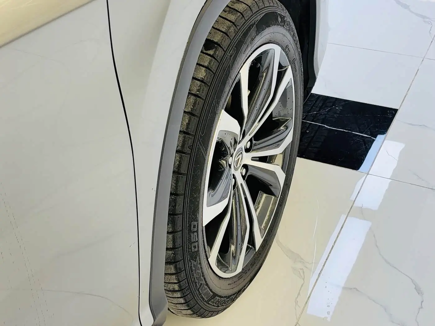Lexus RX 2019 — Photo 20/20