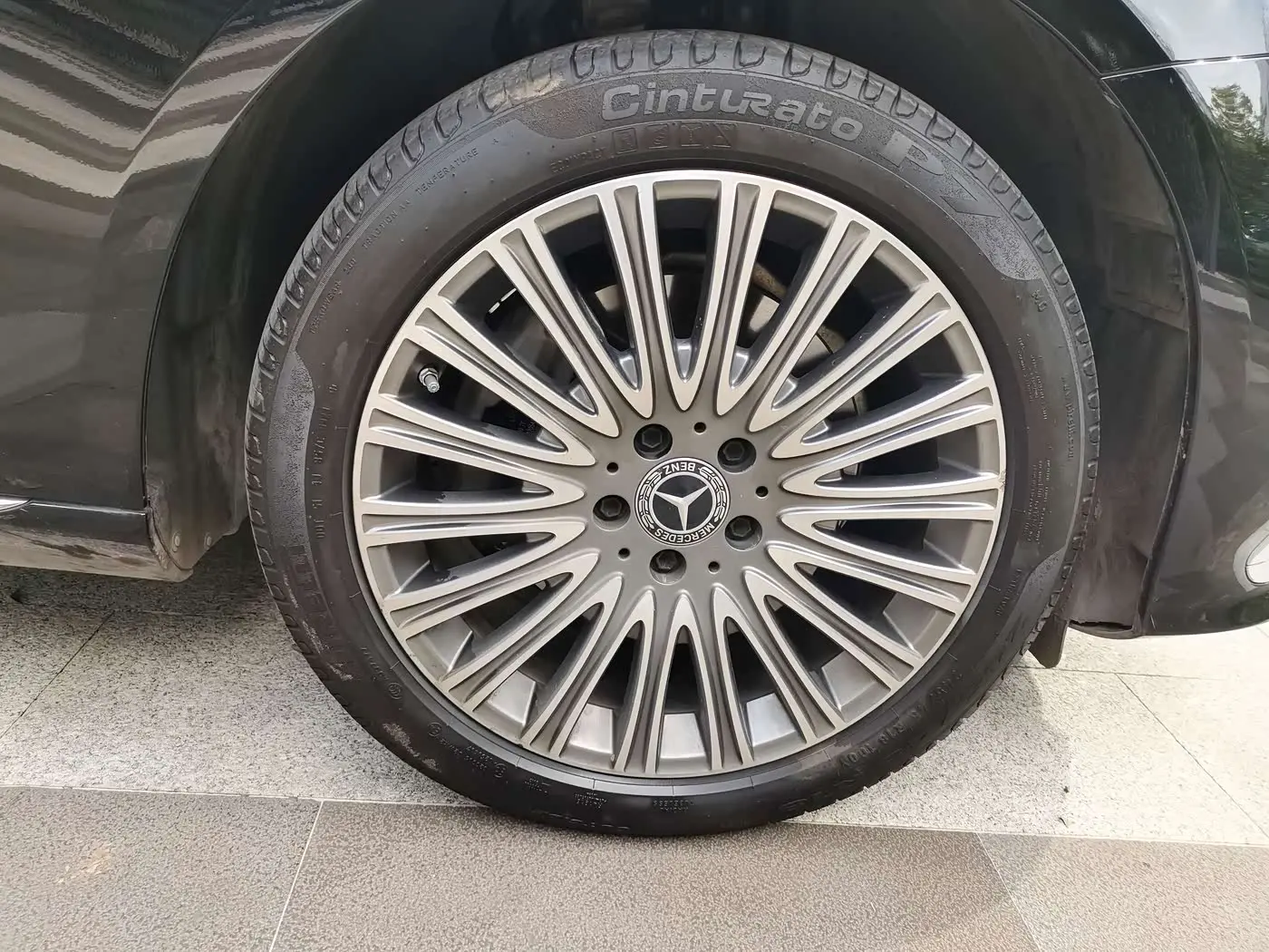 Mercedes-Benz E-Class 2023 — ფოტო 11/20