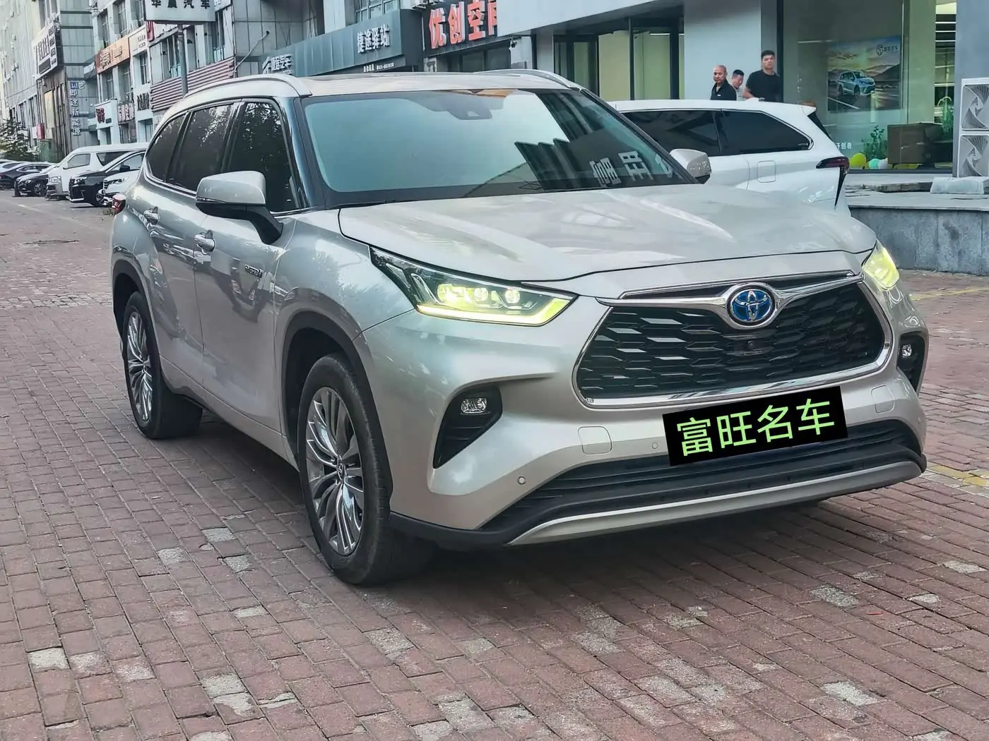 Toyota Highlander 2021 — Photo 3/20