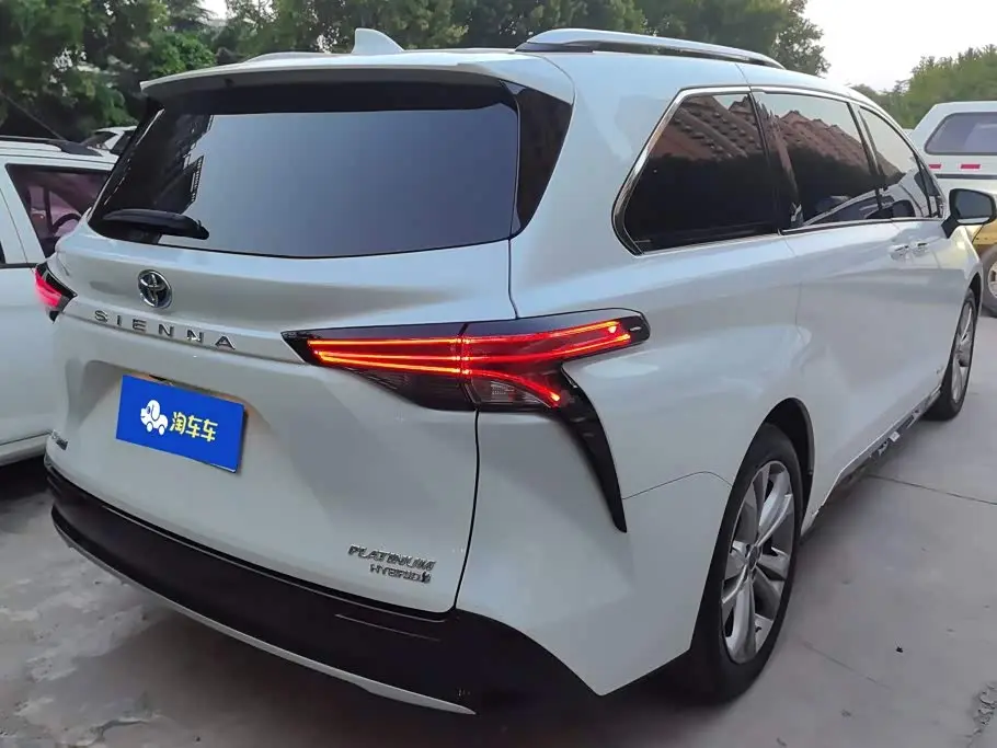 Toyota Sienna 2024 — Photo 3/16