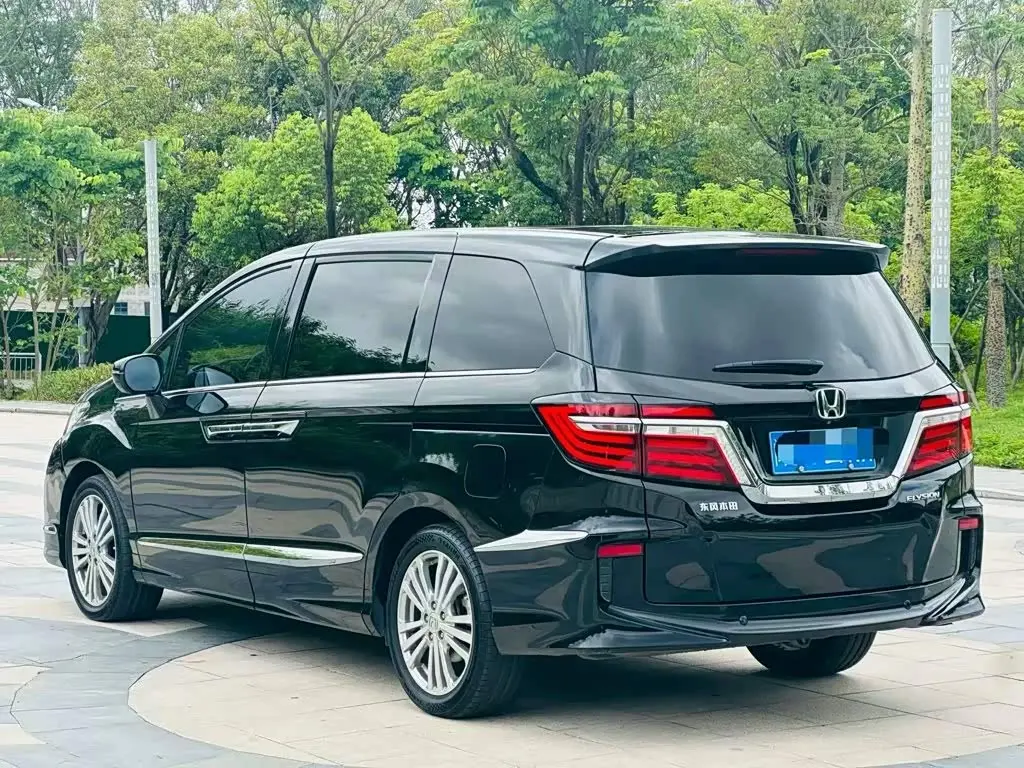 Honda Elysion 2019 — Photo 7/9