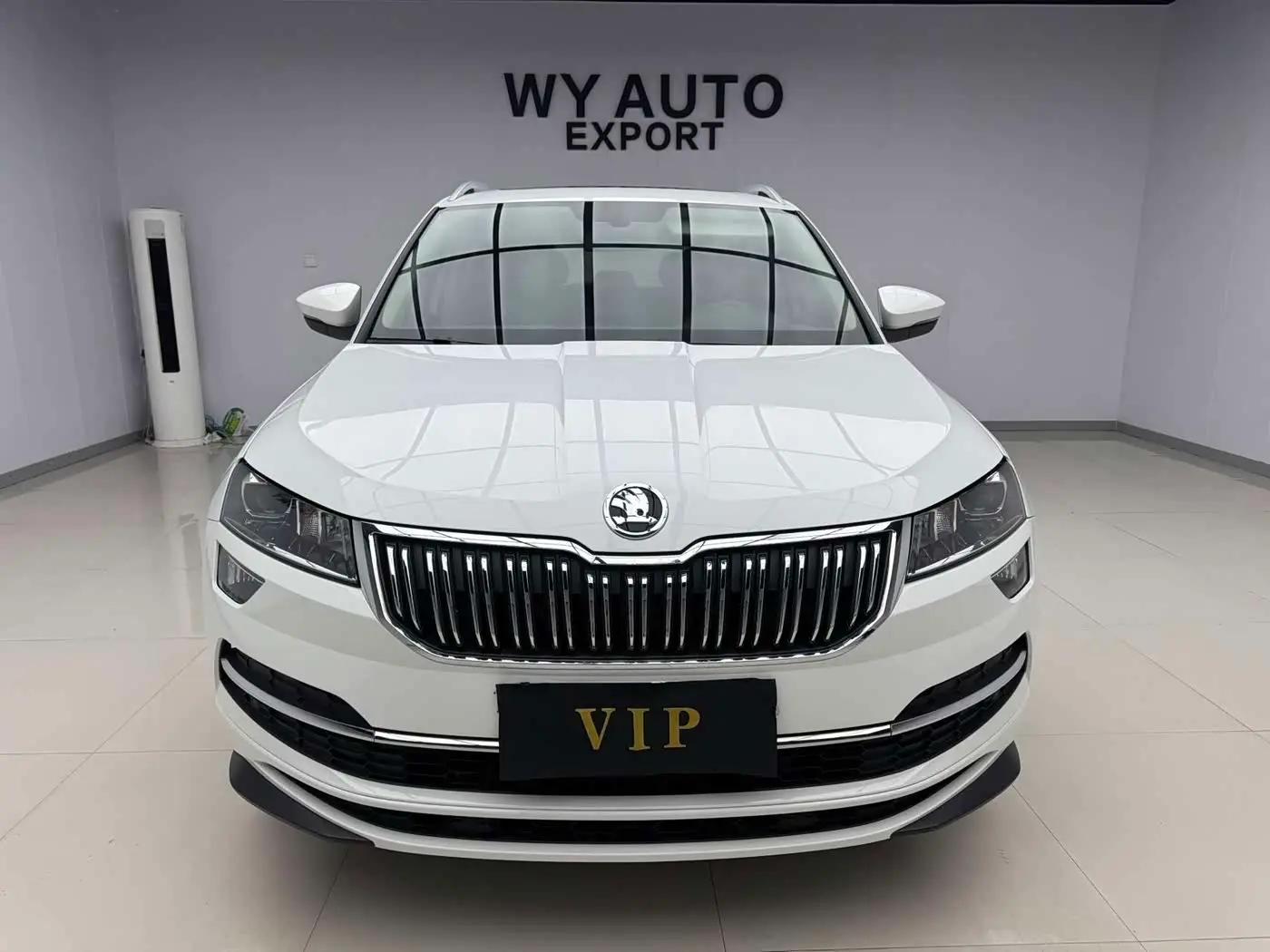 Škoda Karoq 2023 — Photo 2/20