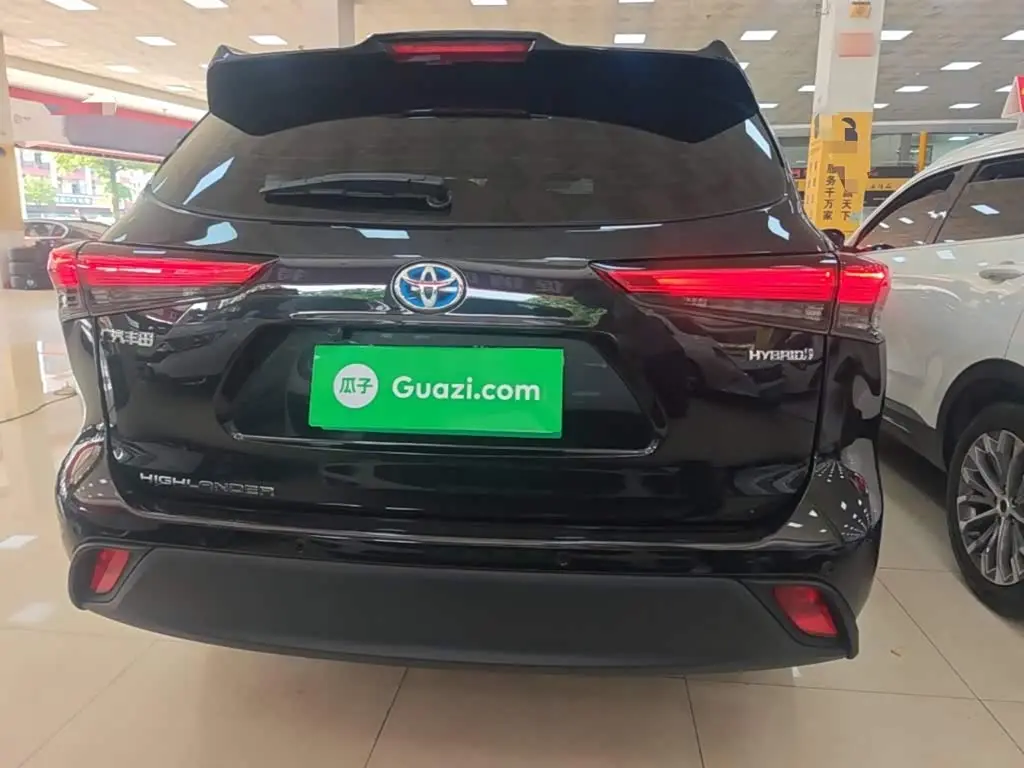 Toyota Highlander 2024 — Photo 6/20