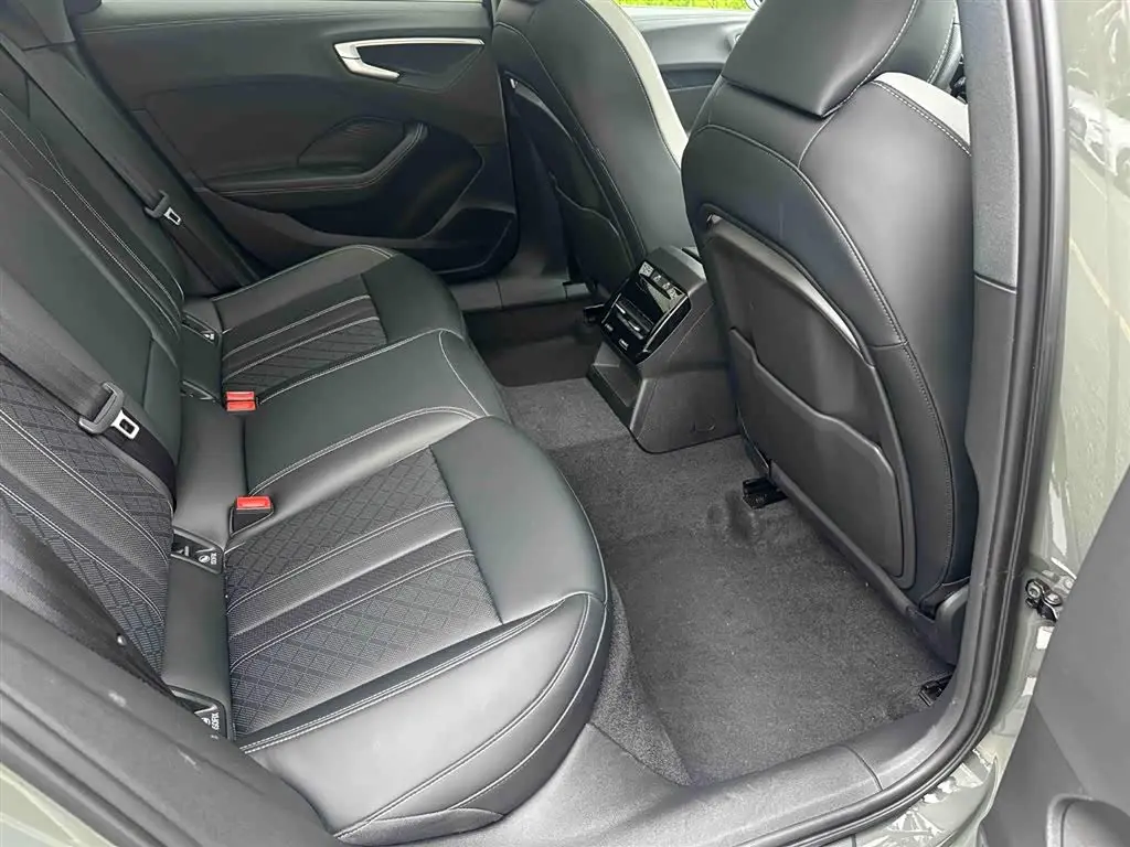 Audi A5L 2025 — Şəkil 10/20