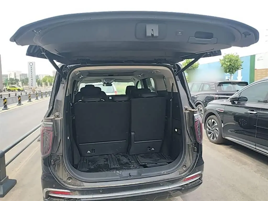 Hongqi HQ9 PHEV 2024 — Şəkil 19/20