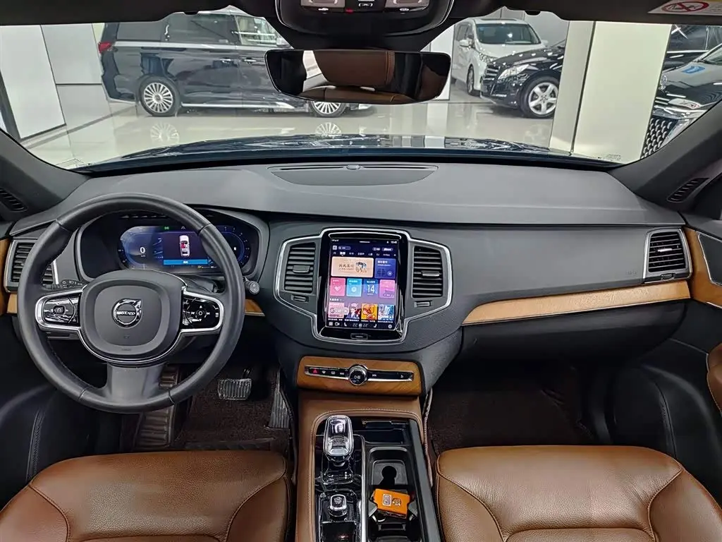 Volvo XC90 2023 — Photo 10/11