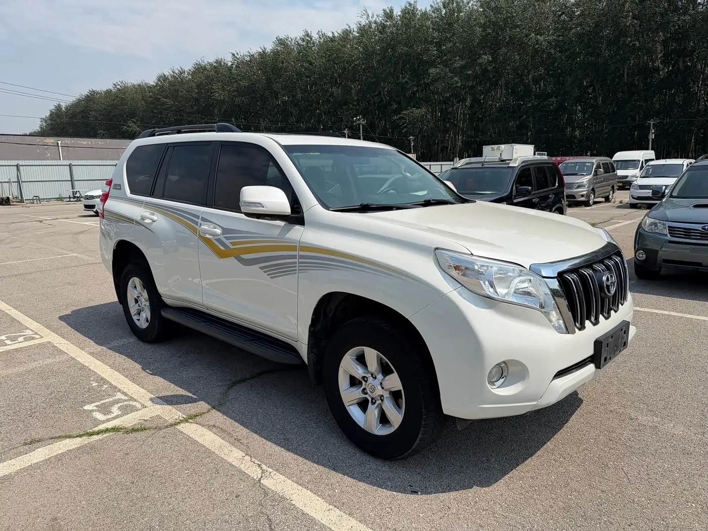 Toyota Prado 2016 — Photo 2/20