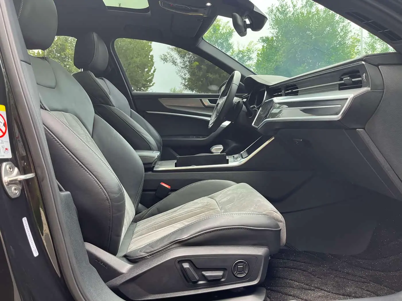 Audi A6L 2021 — Photo 10/17