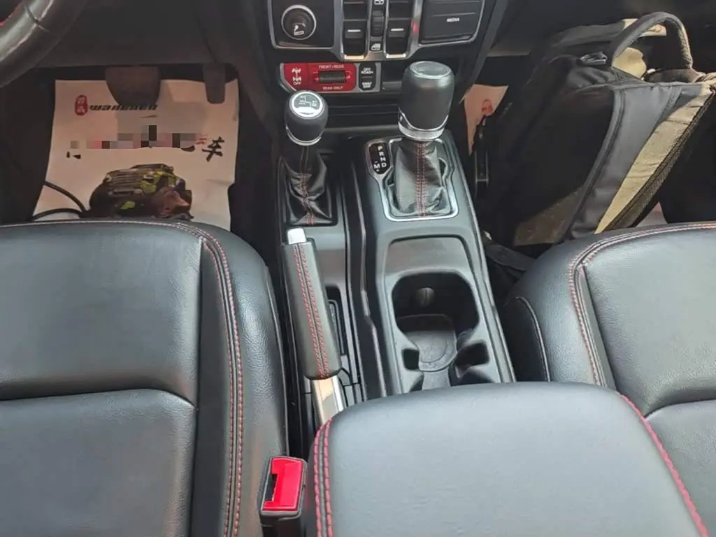 Jeep Wrangler 2024 — Şəkil 14/20
