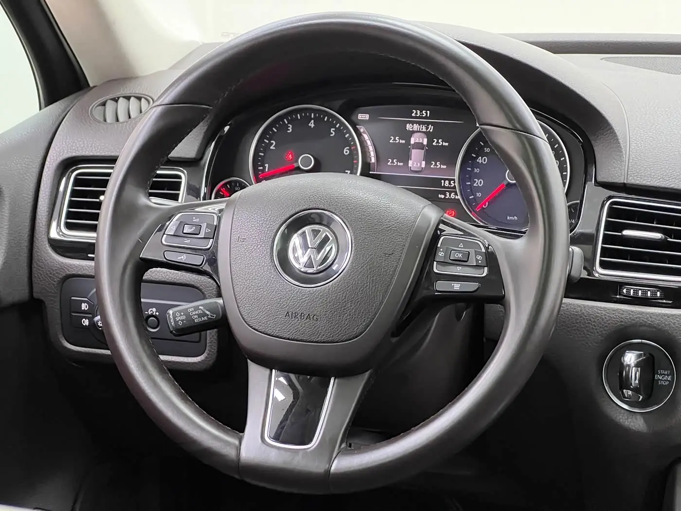 Volkswagen Touareg 2017 — Photo 9/20