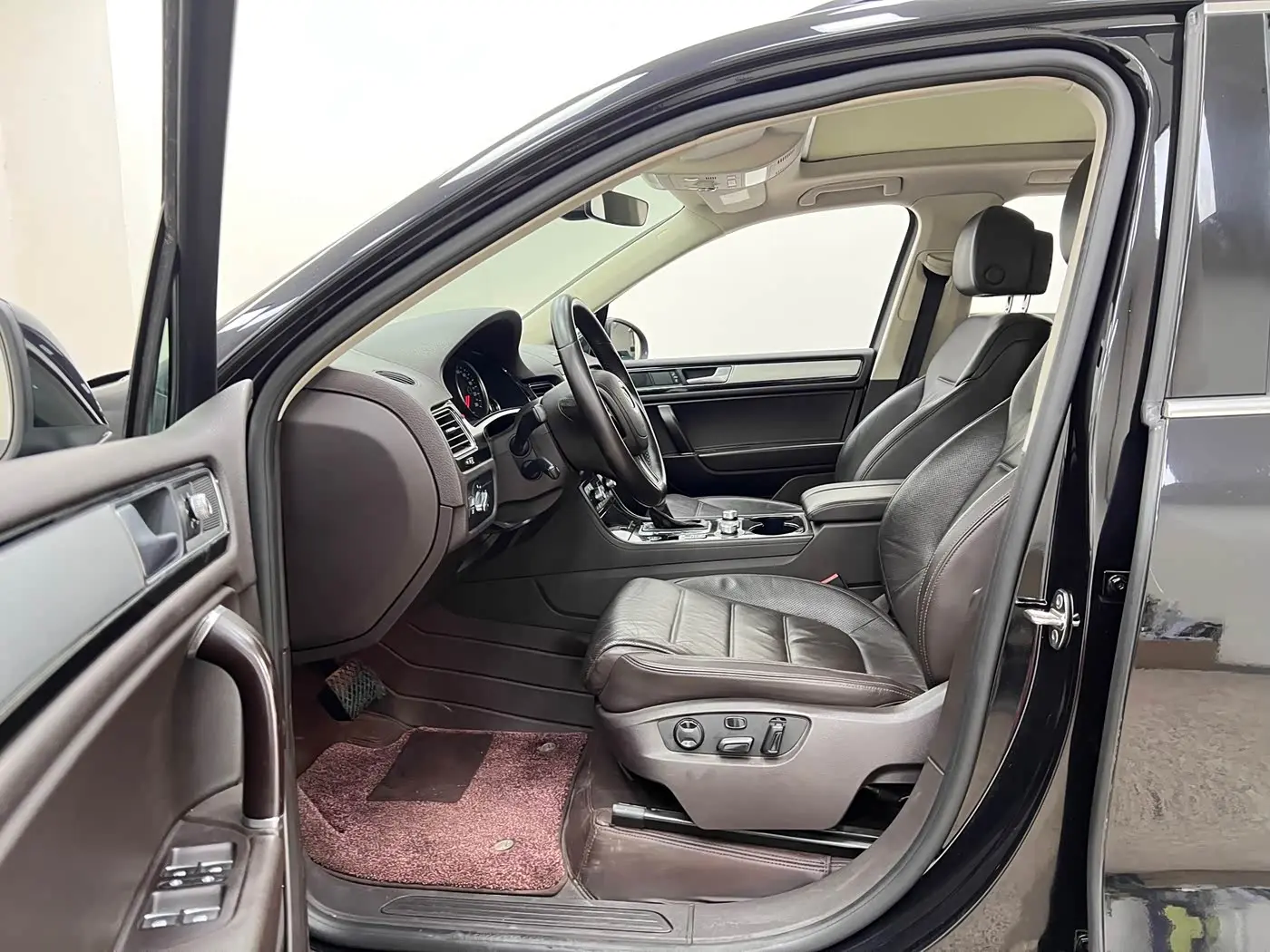 Volkswagen Touareg 2017 — Photo 18/20