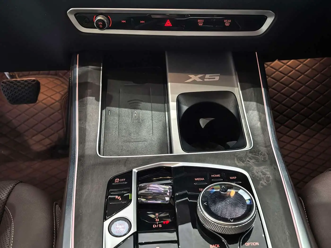 BMW X5 2024 — Photo 8/18