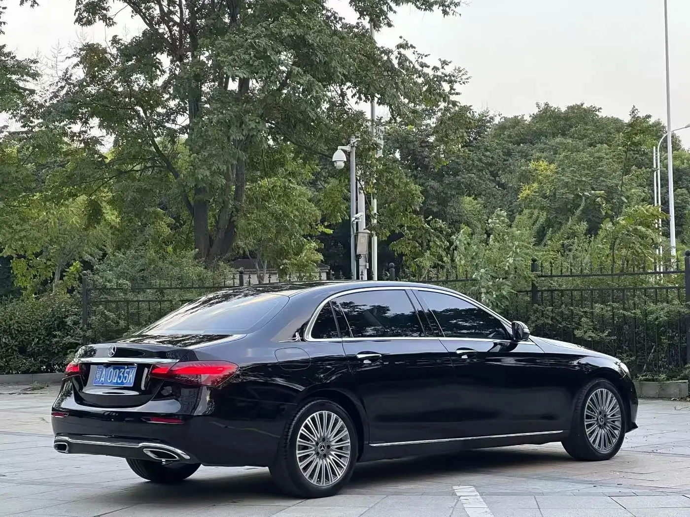 Mercedes-Benz E-Class 2021 — Photo 5/9