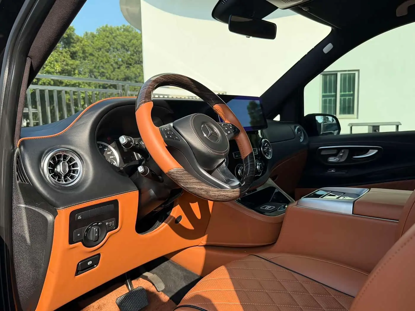 Mercedes-Benz Vito 2022 — Photo 6/20