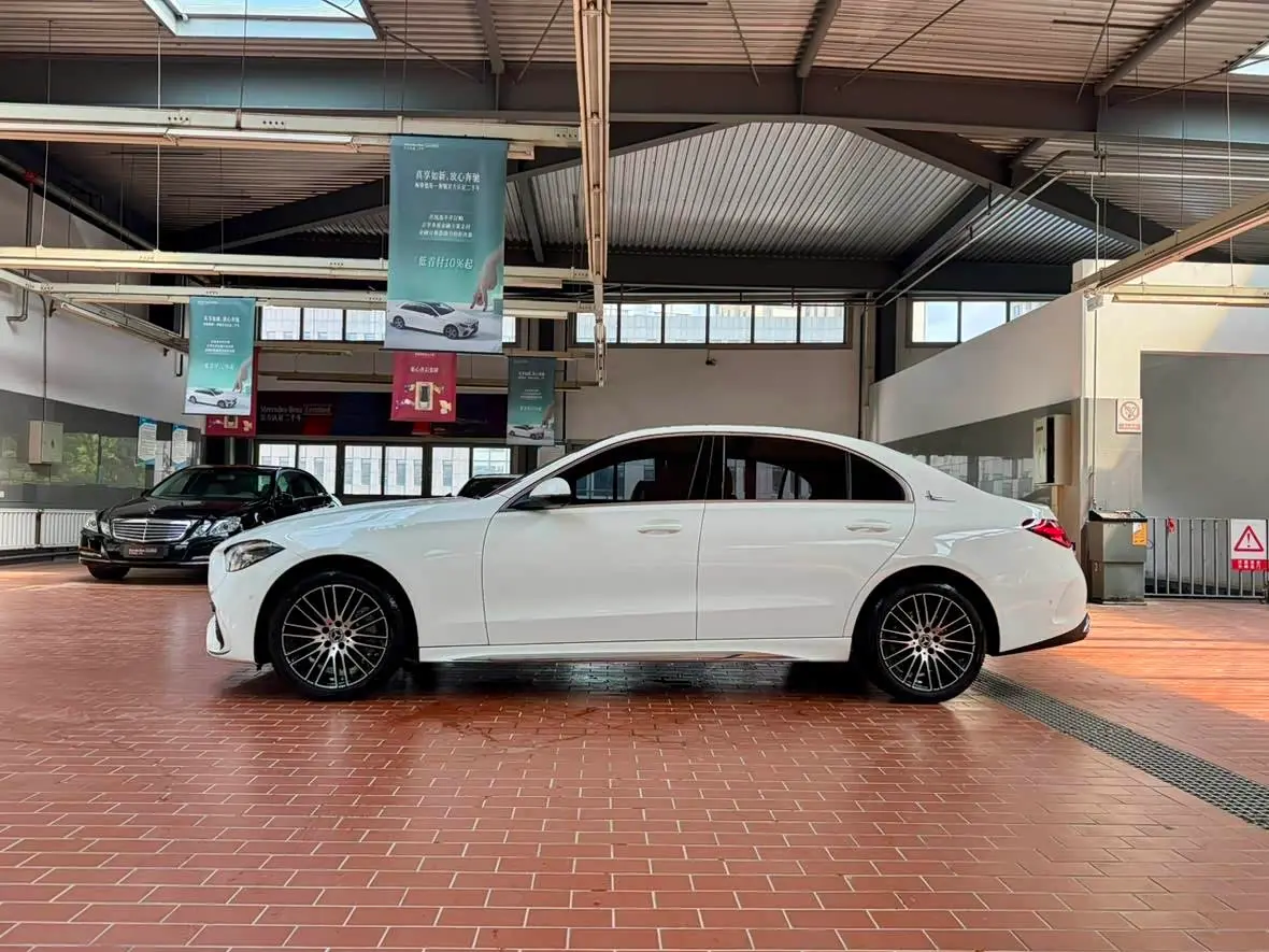Mercedes-Benz C-Class 2024 — Photo 9/9