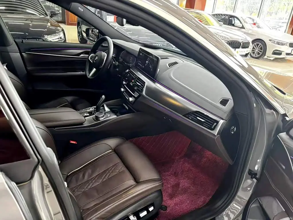 BMW 6 Series GT 2021 — Photo 6/13