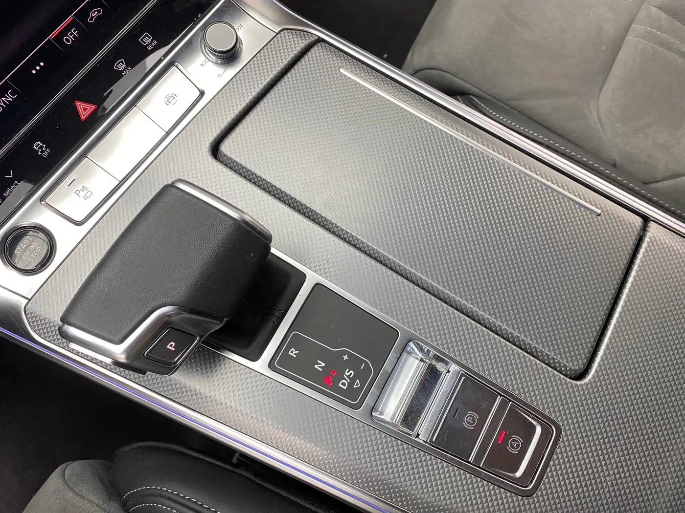 Audi A6L 2024 — Photo 9/12