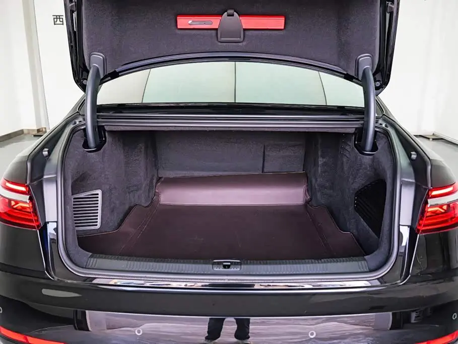 Audi A8 2024 — Photo 19/20