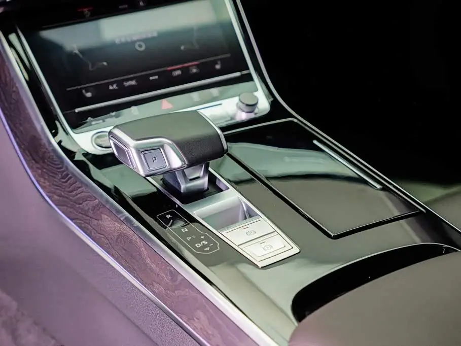 Audi A8 2024 — Photo 14/20