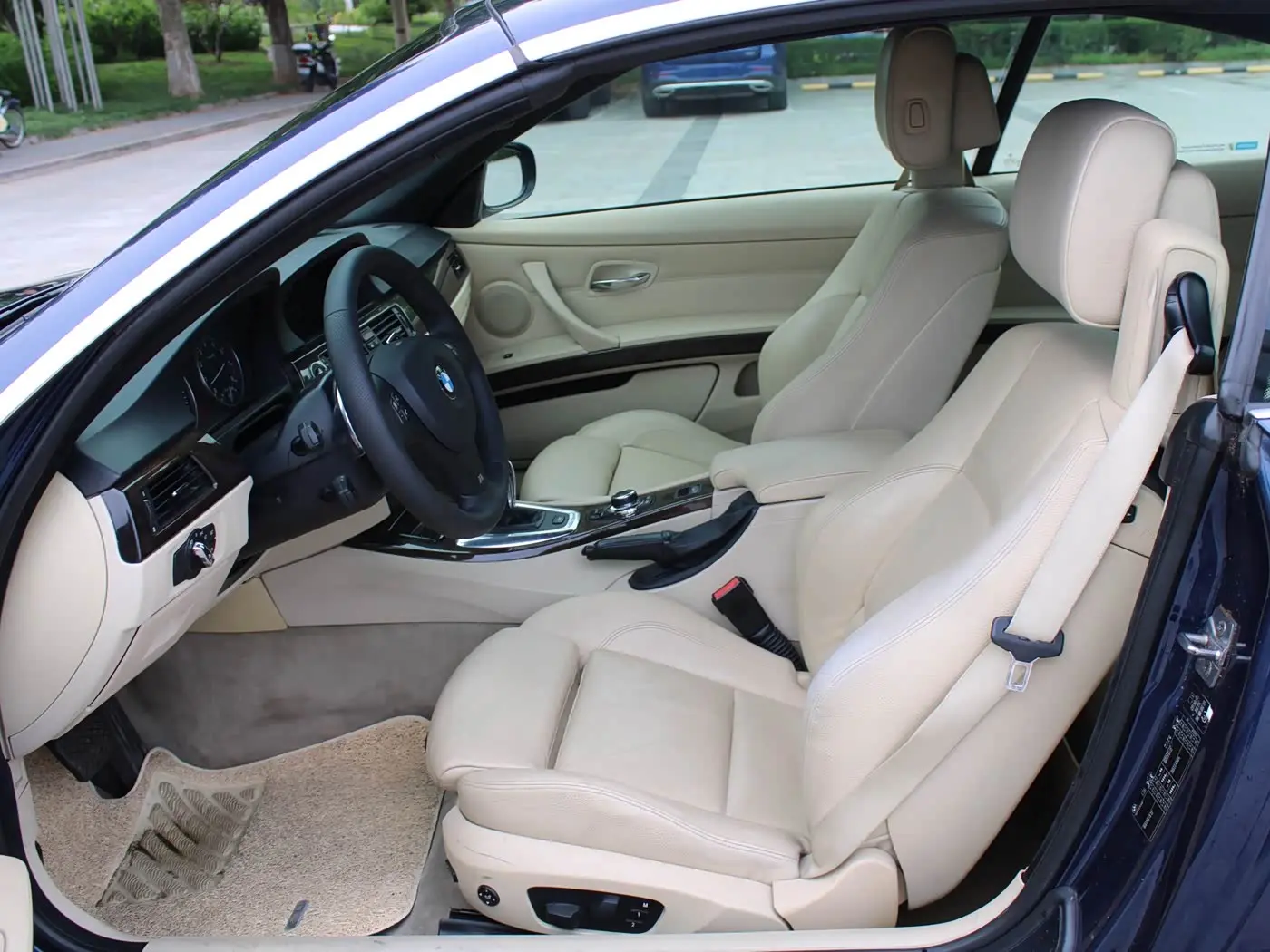 BMW 3 Series 2010 — Photo 13/20