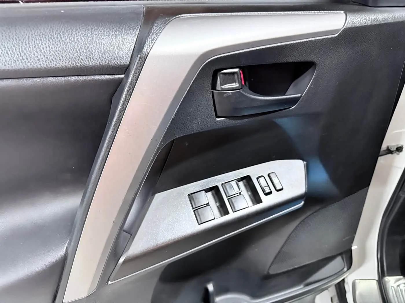 Toyota RAV4 Rongfang 2018 — Фото 9/20