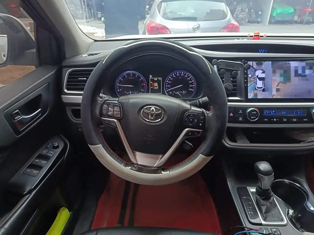 Toyota Highlander 2021 — ფოტო 3/20