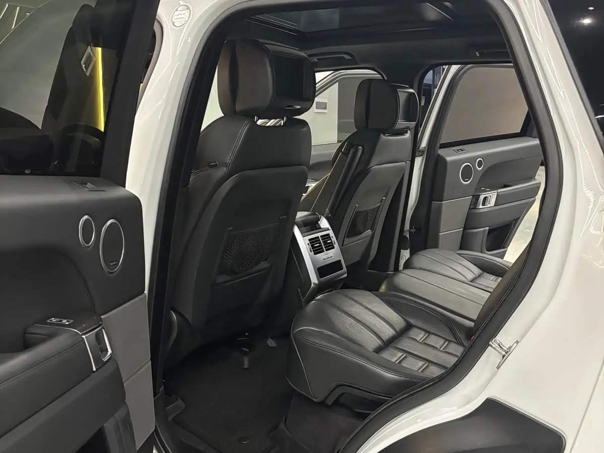 Land Rover Range Rover Sport 2017 — Photo 8/20