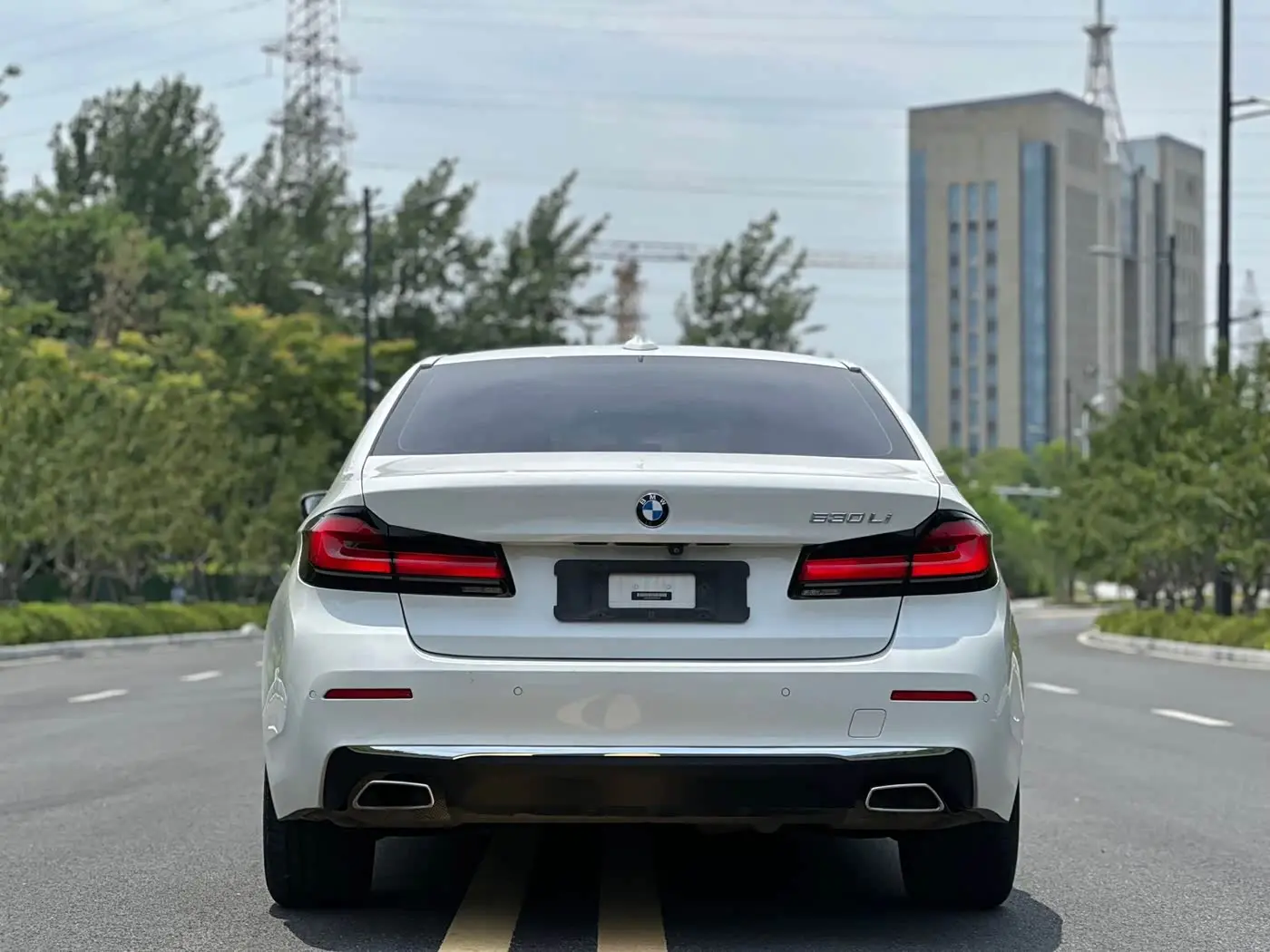BMW 5 Series 2021 — Photo 8/9