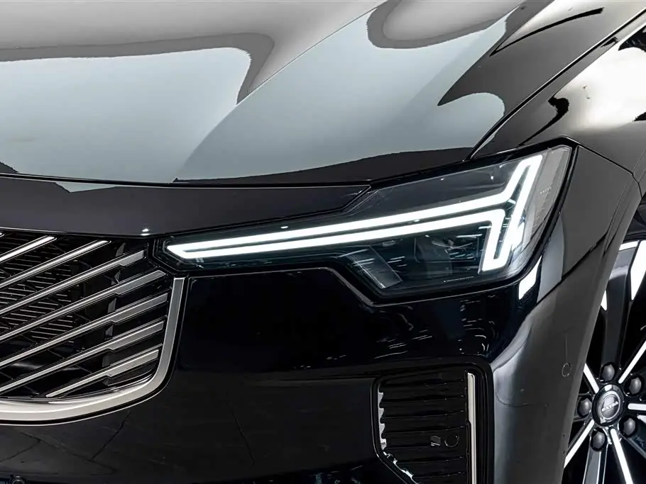 Volvo S90 2025 — Photo 4/20