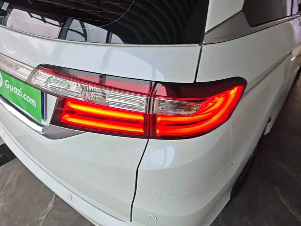 Honda Odyssey 2017 — Şəkil 8/20
