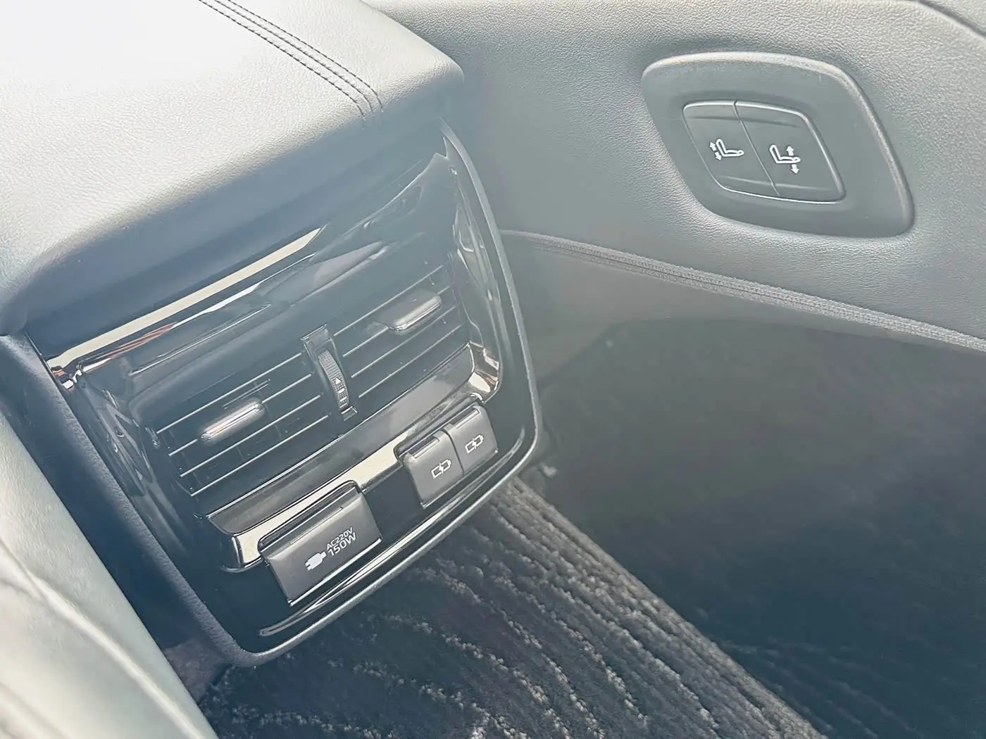 Toyota Avalon 2023 — Фото 18/20