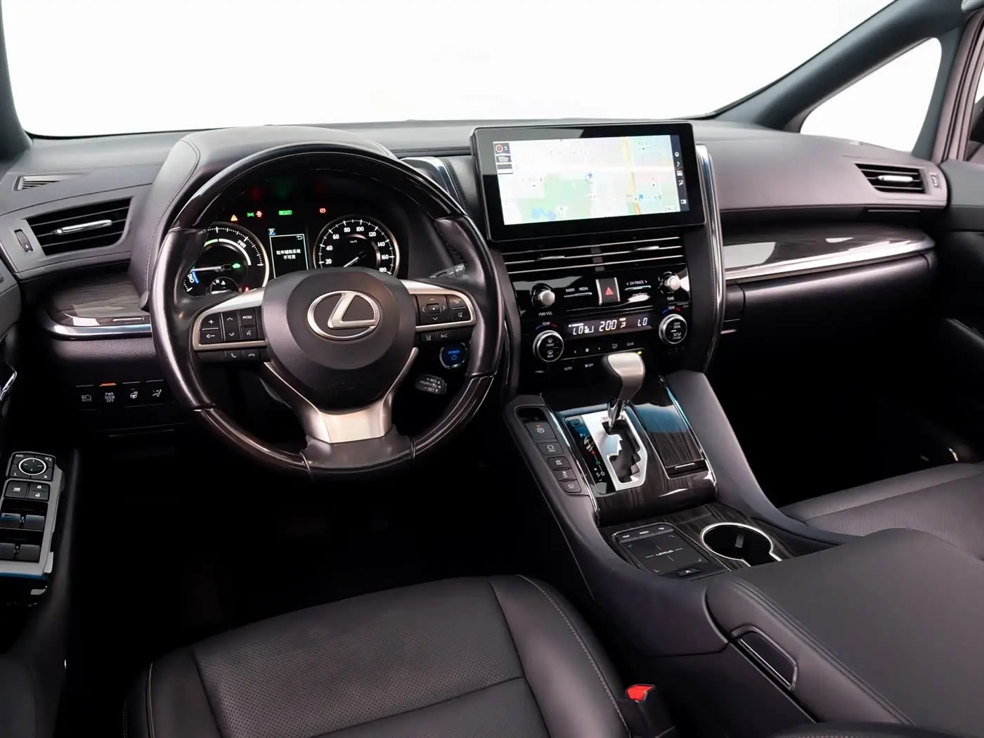Lexus LM 2021 — Photo 5/19