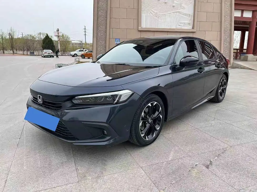 Honda Civic 2022 — Фото 1/16