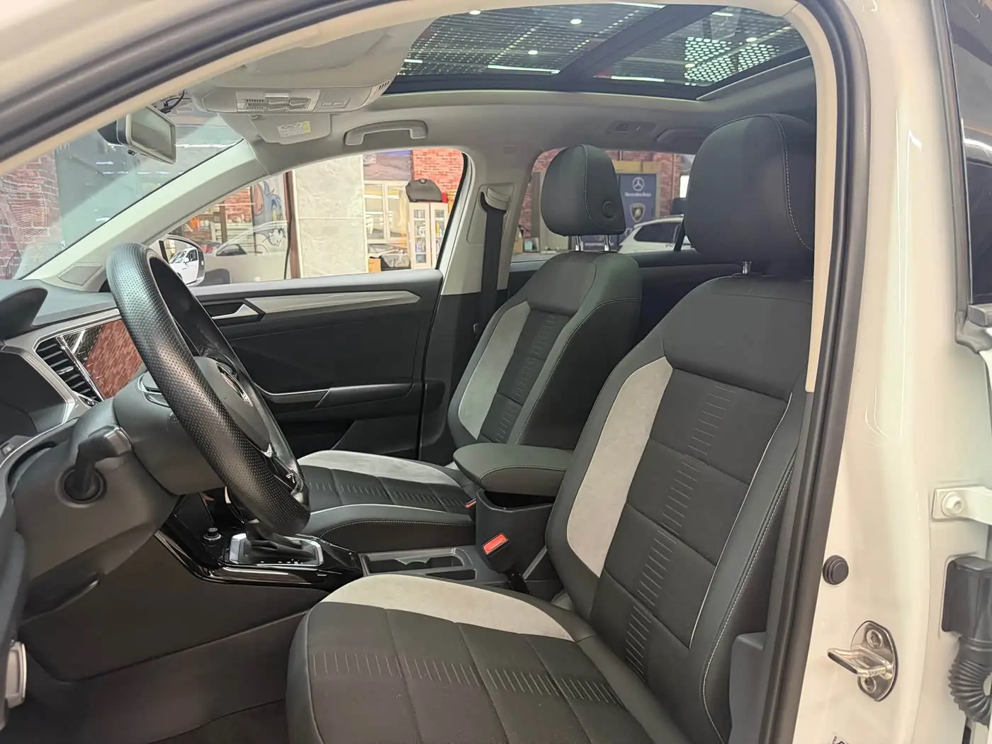 Volkswagen T-ROC 2023 — Фото 12/20
