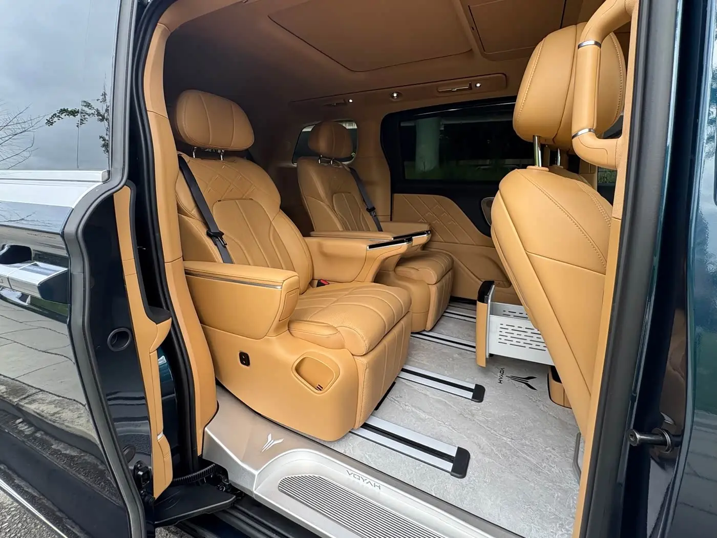 Voyah Auto Voyah Dreamer 2025 — Photo 9/15