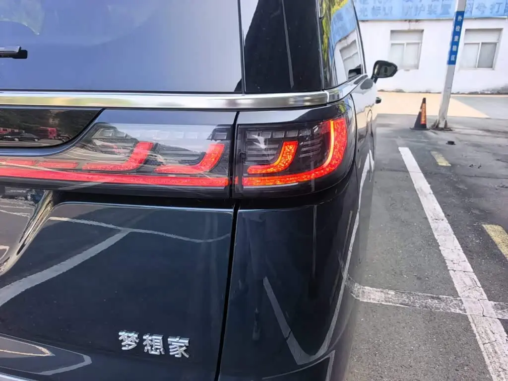 Voyah Auto Voyah Dreamer 2025 — Photo 8/20