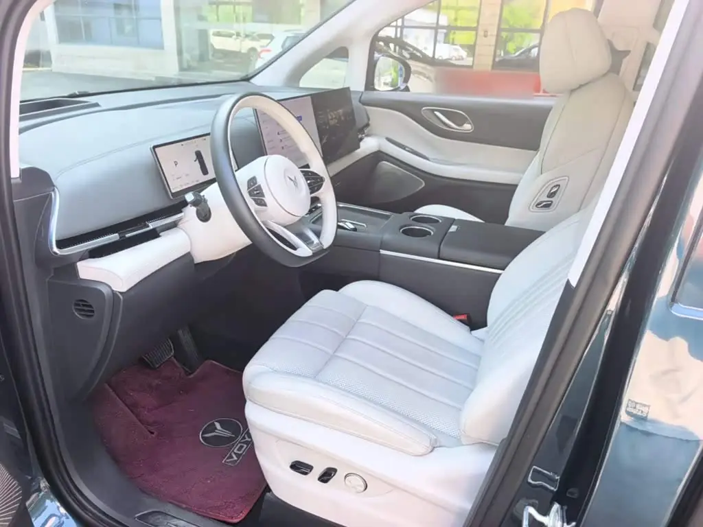 Voyah Auto Voyah Dreamer 2025 — Photo 15/20