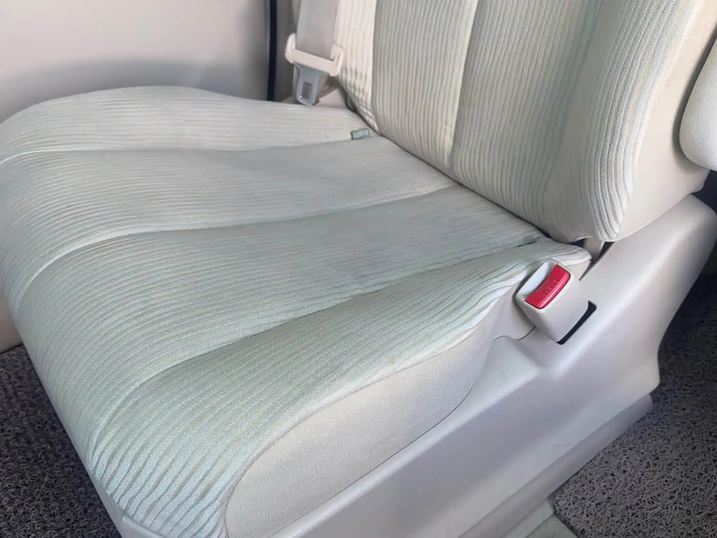 Toyota Previa 2017 — Photo 16/20