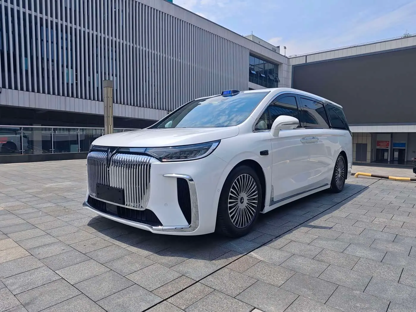 Voyah Auto Voyah Dreamer 2025 — Şəkil 1/20