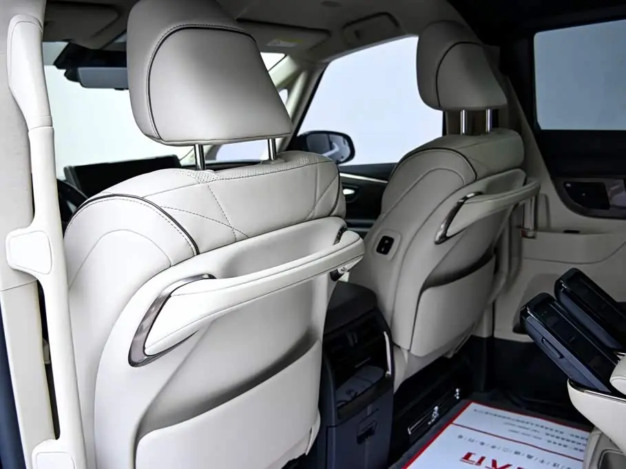 Toyota Vellfire 2023 — Фото 15/20