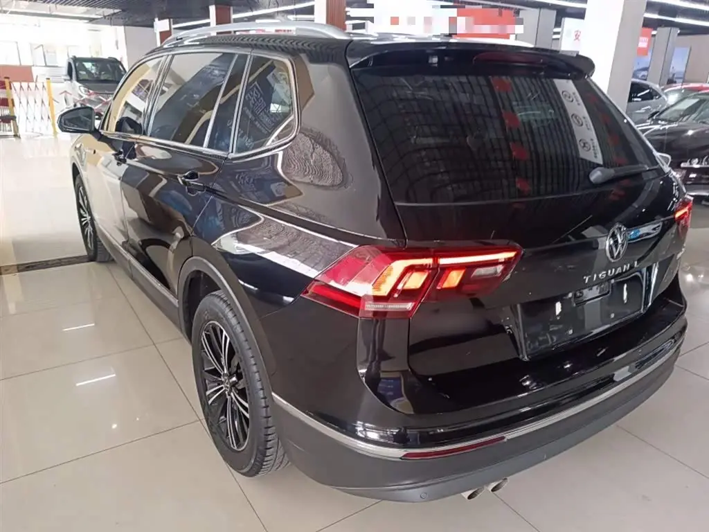 Volkswagen Tiguan L 2021 — Photo 5/20