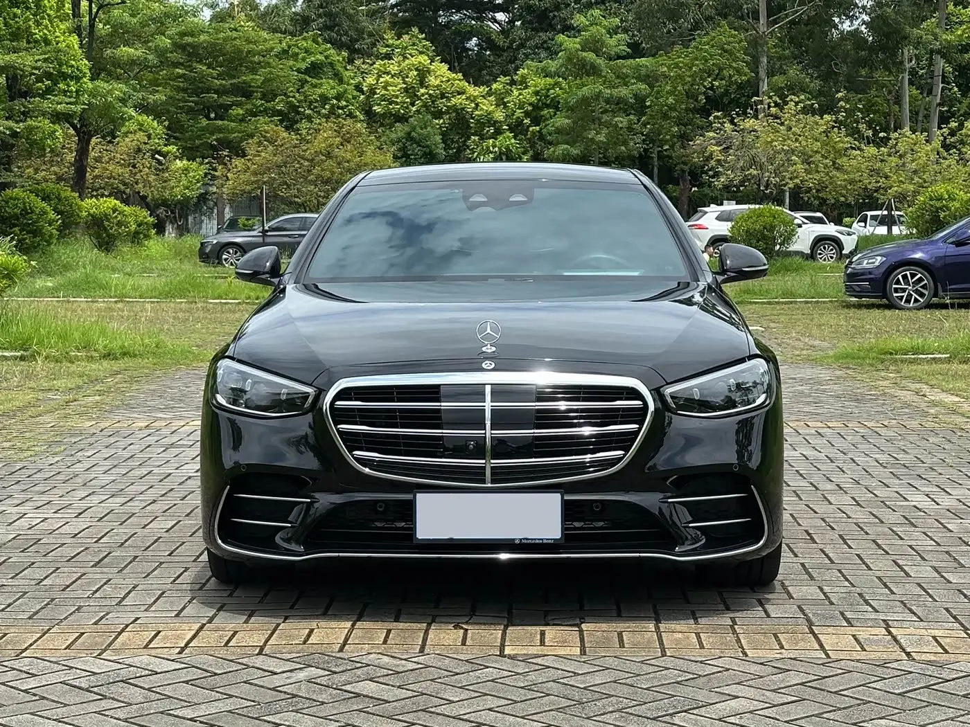 Mercedes-Benz S-Class 2022 — Photo 2/17