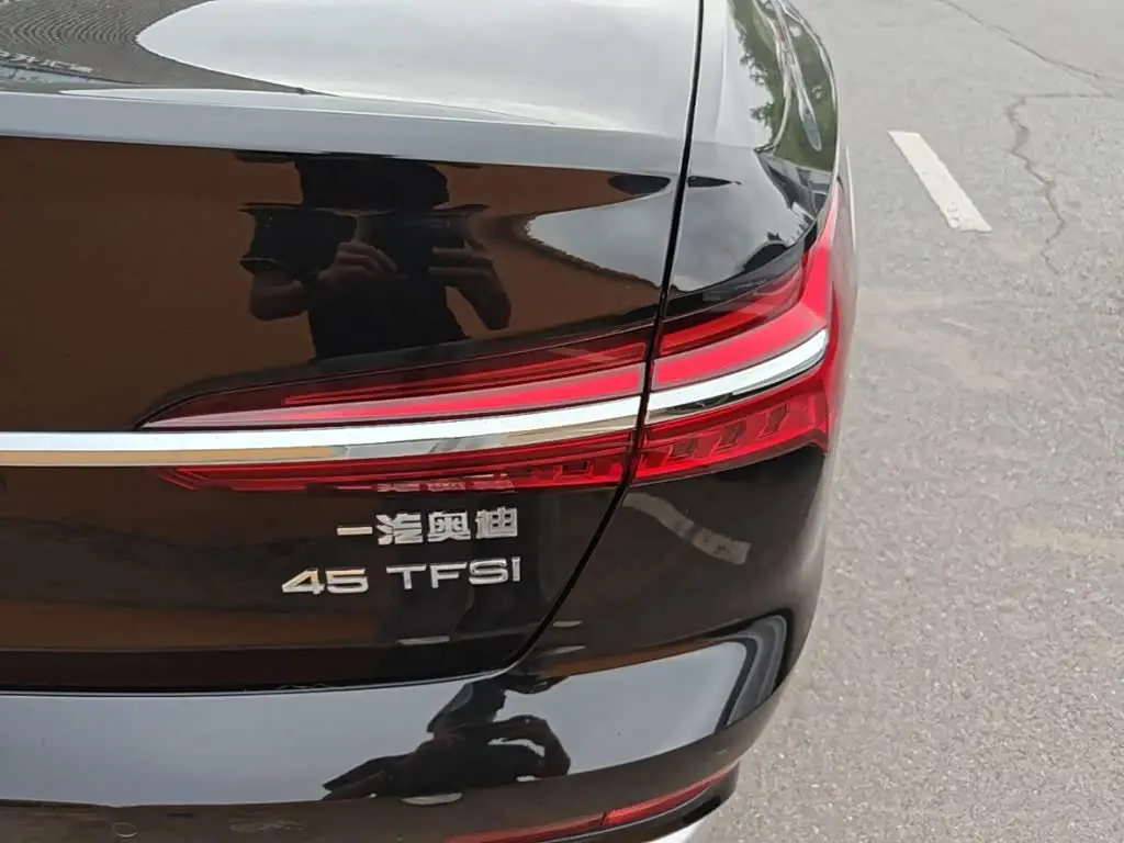 Audi A6L 2024 — Photo 8/20