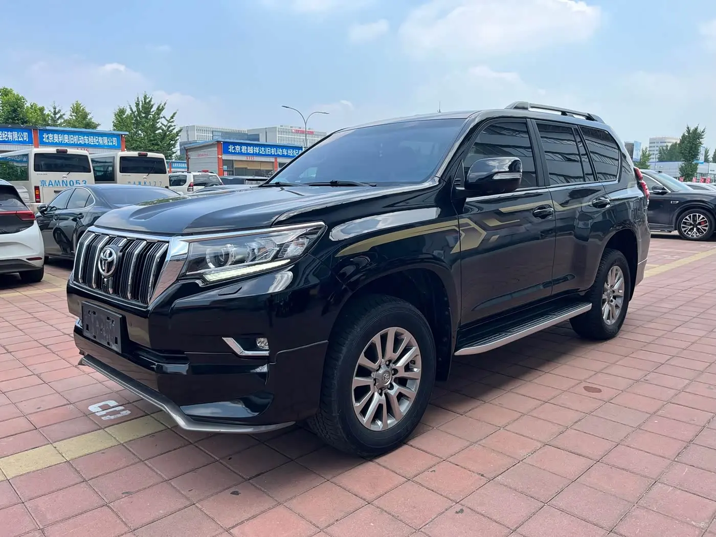 Toyota Prado 2019 — Photo 1/20