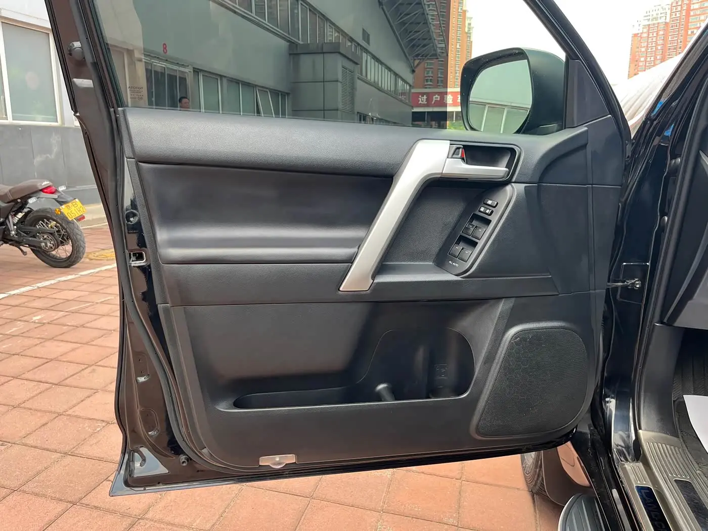 Toyota Prado 2019 — Photo 8/20